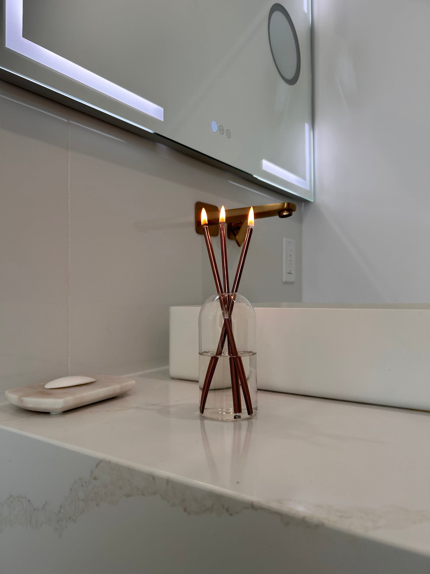 LOT DE 2 CHANDELLES ÉTERNELLES