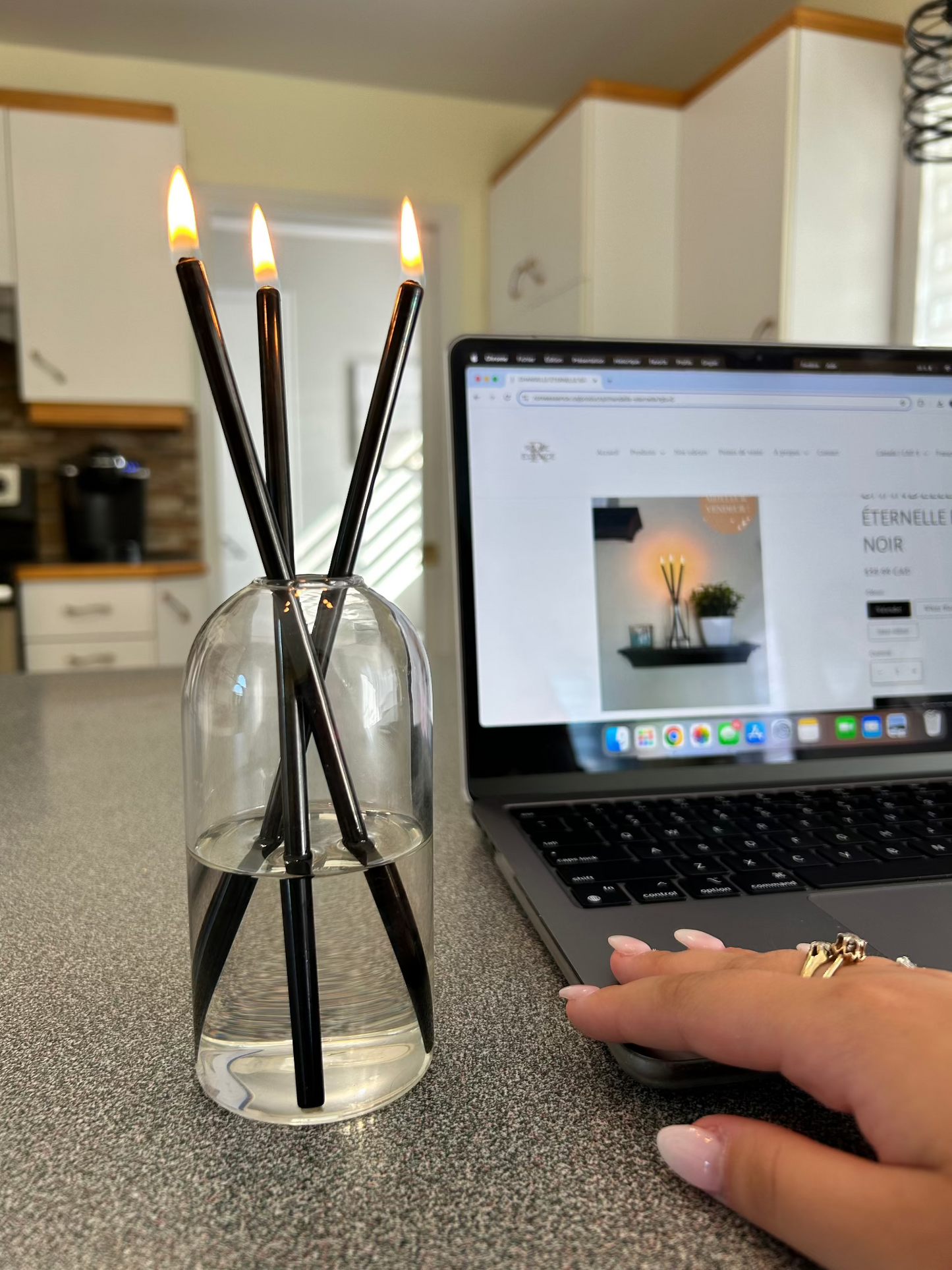 CHANDELLE ÉTERNELLE BÂTON NOIR